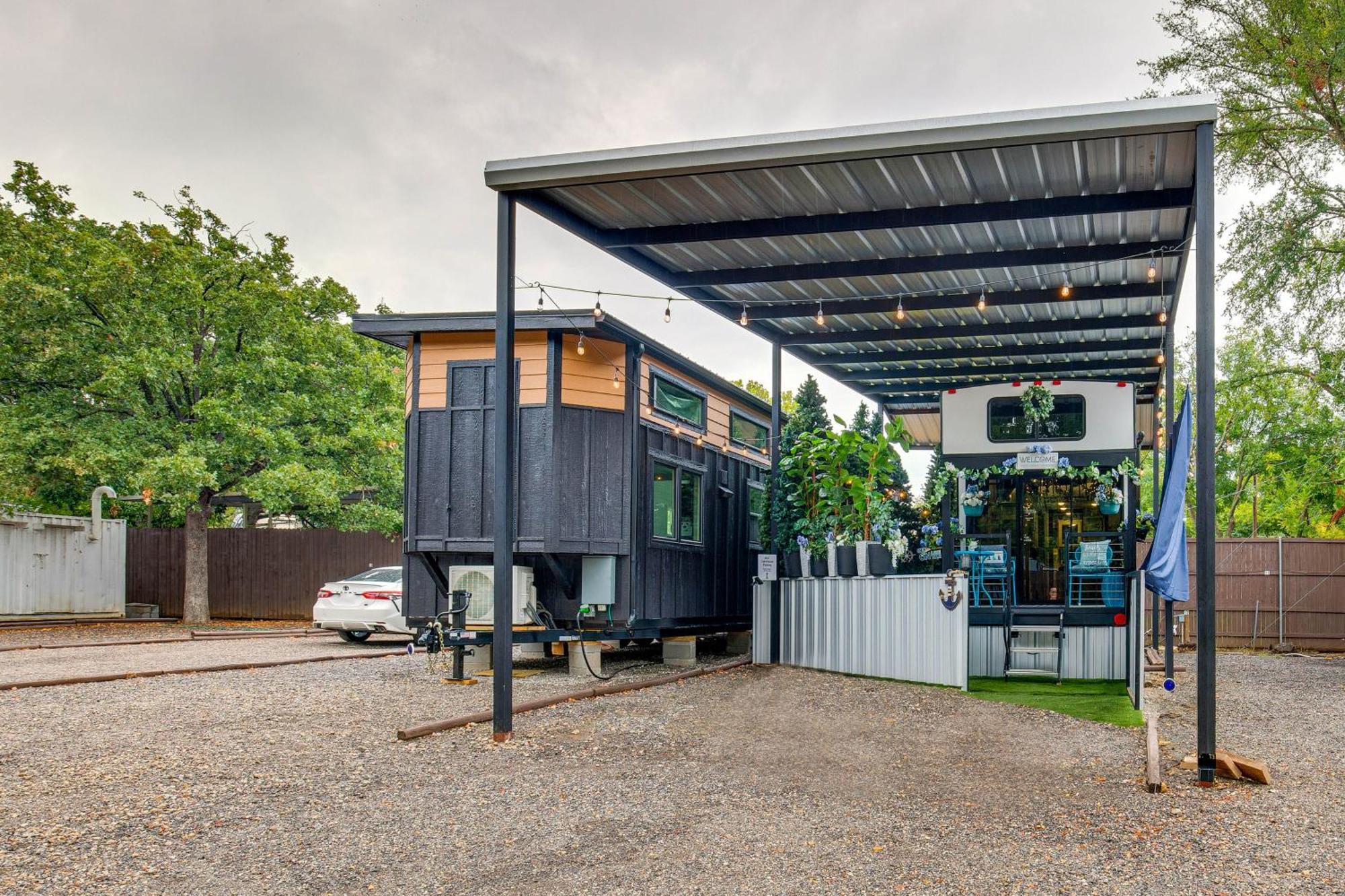 Tiny Home Near Lewisville Lake With Porch And Yard! Lake Dallas Exterior photo